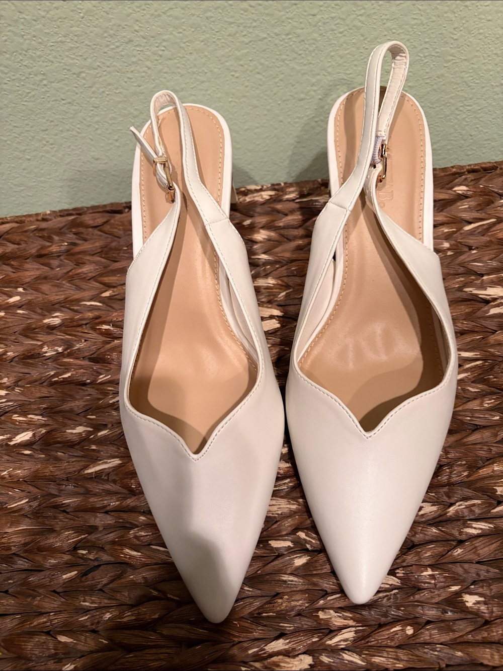 Women's White Pointed Slingback Heels